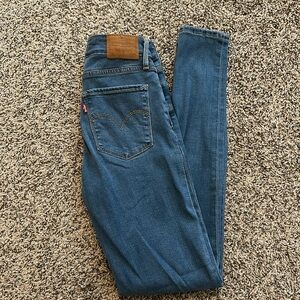 Levi’s 721 high rise skinny jeans 25 like new